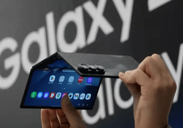 Samsung unveils The Galaxy Z TriFold - Trillii