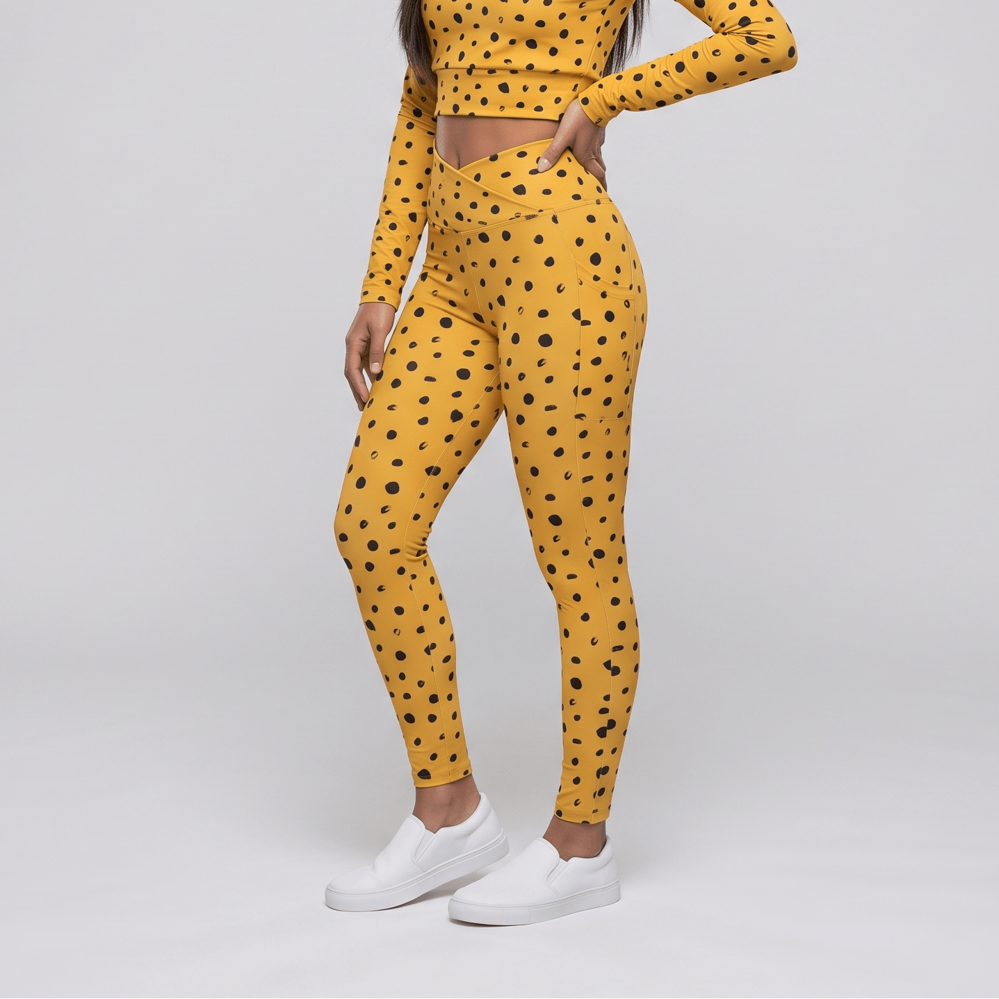 Bright Idea (Crossover Leggings w/ pockets - FB0070) - Trillii